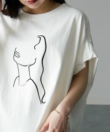 パール調ビジュー付フロッキープリントTシャツ