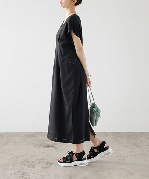 GeeRA(ジーラ)の「バイカラーステッチバックオープンワンピース(ワンピース・レディース・ブラック/ブルー/グレー・MEDIUM/LARGE)」の7枚目の写真