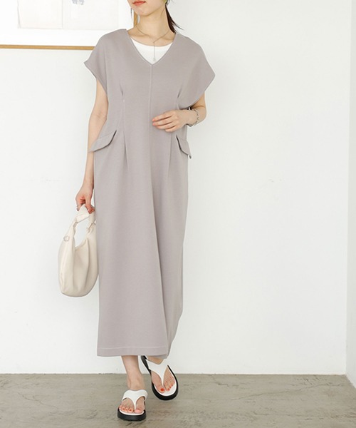GeeRA(ジーラ)の「バイカラーステッチバックオープンワンピース(ワンピース・レディース・ブラック/ブルー/グレー・MEDIUM/LARGE)」の11枚目の写真