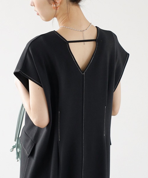 GeeRA(ジーラ)の「バイカラーステッチバックオープンワンピース(ワンピース・レディース・ブラック/ブルー/グレー・MEDIUM/LARGE)」の22枚目の写真