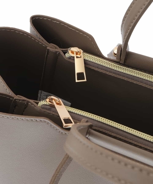 a.v.v(アーヴェヴェ)の「【通勤・通学におすすめ】A4収納/2WAYダブルハンドルトート(トートバッグ・レディース・ライトグレー/ブラック/モカ・38)」の12枚目の写真