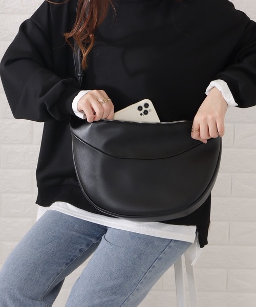 レザー調ハーフムーンショルダーバッグ（ショルダーバッグ）｜Lace