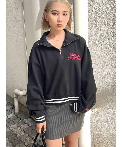 Russell Athletic（ラッセルアスレティック）の「【RUSSELL ATHLETIC×EMODA】ハーフジップショートプルオーバー（Tシャツ/カットソー・レディース・ホワイト/ブラック/グレー・FREE）」の4枚目の写真