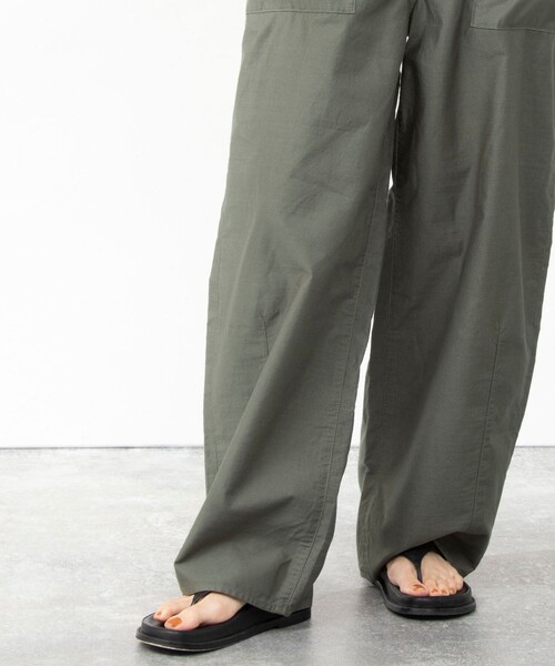 Rie Miller（リエミラー）の「◇【WEB限定】ハイウエストベイカーカーブパンツ（その他パンツ・レディース・オフホワイト/オリーブ・S/M/L/XS）」の3枚目の写真