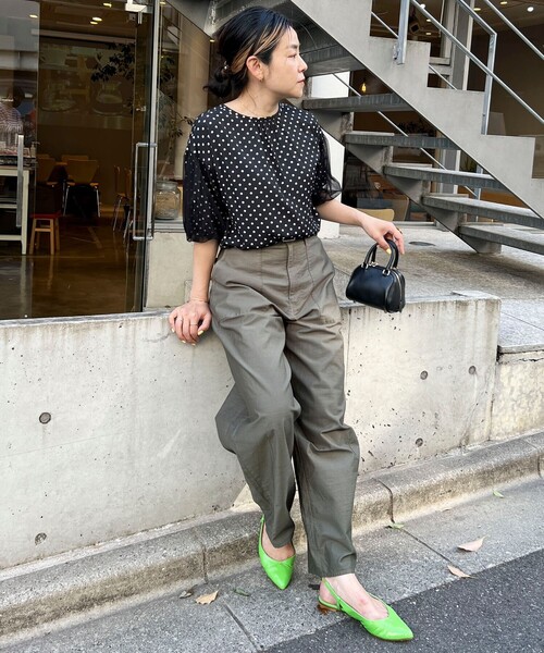 Rie Miller（リエミラー）の「◇【WEB限定】ハイウエストベイカーカーブパンツ（その他パンツ・レディース・オフホワイト/オリーブ・S/M/L/XS）」の4枚目の写真