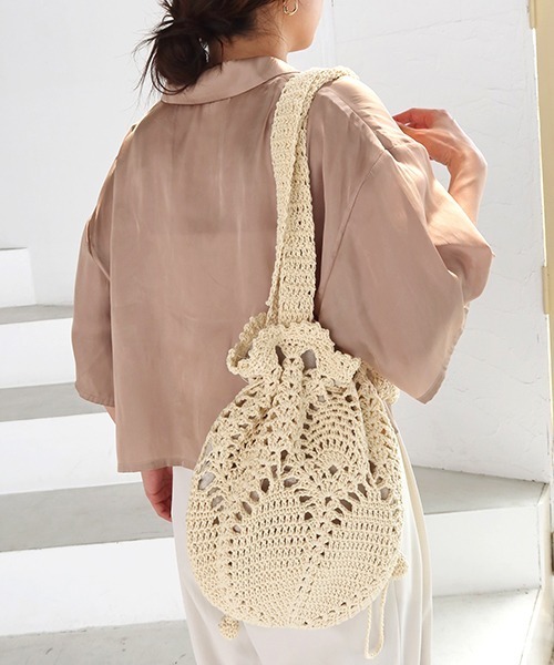 CREDONA(クレドナ)の「クロシェレース巾着Bag(トートバッグ・レディース・アイボリー/ベージュ・FREE)」の1枚目の写真