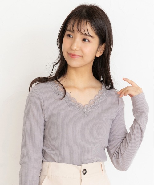 ad thie(アドティエ)の「Vネック レース テレコ ロングTシャツ(Tシャツ/カットソー・レディース・ピンクベージュ/ブラック/オフホワイト/ベージュ/ラベンダー/モカ・MEDIUM/LARGE)」の21枚目の写真