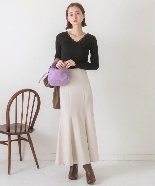 ad thie(アドティエ)の「Vネック レース テレコ ロングTシャツ(Tシャツ/カットソー・レディース・ピンクベージュ/ブラック/オフホワイト/ベージュ/ラベンダー/モカ・MEDIUM/LARGE)」の10枚目の写真