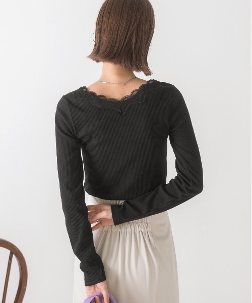 ad thie(アドティエ)の「Vネック レース テレコ ロングTシャツ(Tシャツ/カットソー・レディース・ピンクベージュ/ブラック/オフホワイト/ベージュ/ラベンダー/モカ・MEDIUM/LARGE)」の12枚目の写真