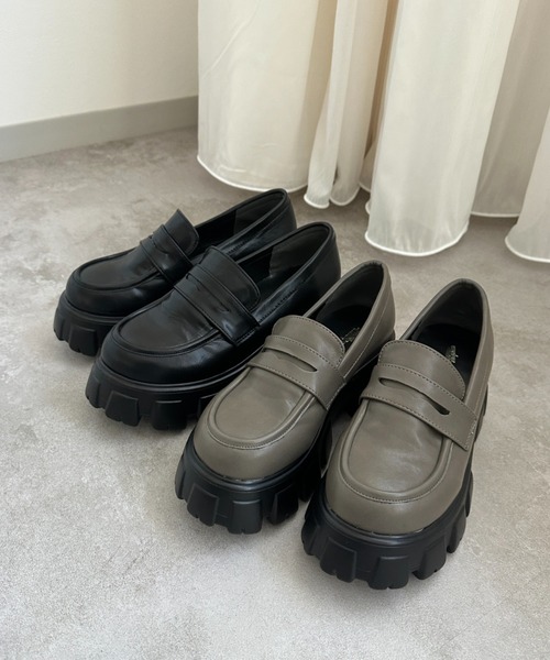 apres jour mignon(アプレジュールミニョン)の「厚底ローファー【ZOZOTOWN限定アイテム】(ローファー・レディース・ブラウン系その他/ブラック・MEDIUM/SMALL/LARGE)」の3枚目の写真