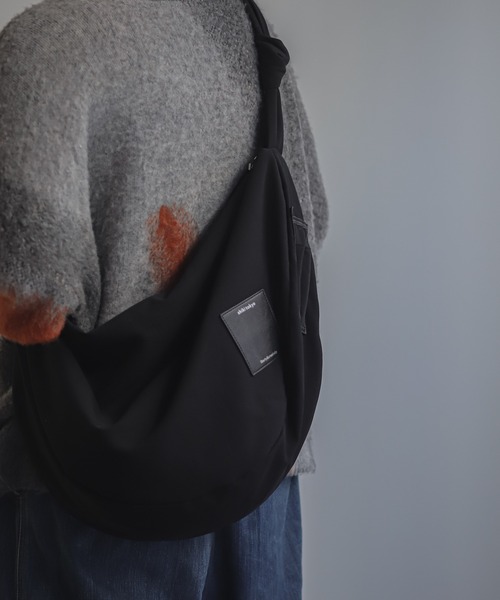 shiki tokyo（シキトウキョウ）の「Utility Pocket Shoulder Bag / ユーティリティポケットショルダーバッグ（ショルダーバッグ・メンズ・ブラック・FREE）」の4枚目の写真