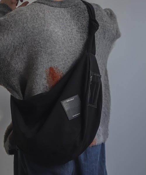 shiki tokyo（シキトウキョウ）の「Utility Pocket Shoulder Bag / ユーティリティポケットショルダーバッグ（ショルダーバッグ・メンズ・ブラック・FREE）」の6枚目の写真