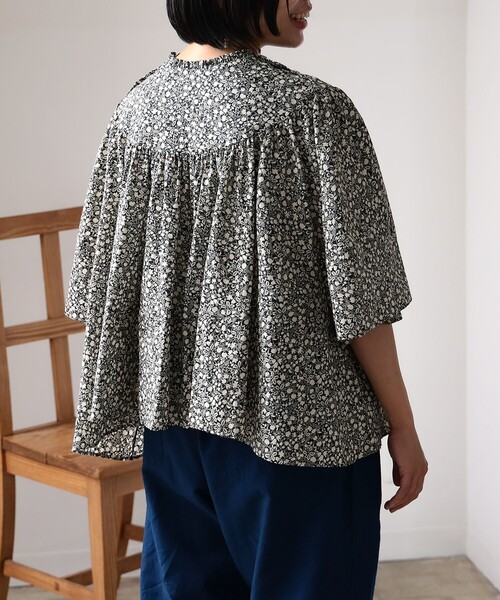 極美品✨ダリア dahl’ia リネン100％ギャザーブラウス 白 バンドカラー dahl'ia ダリア フリルブラウス