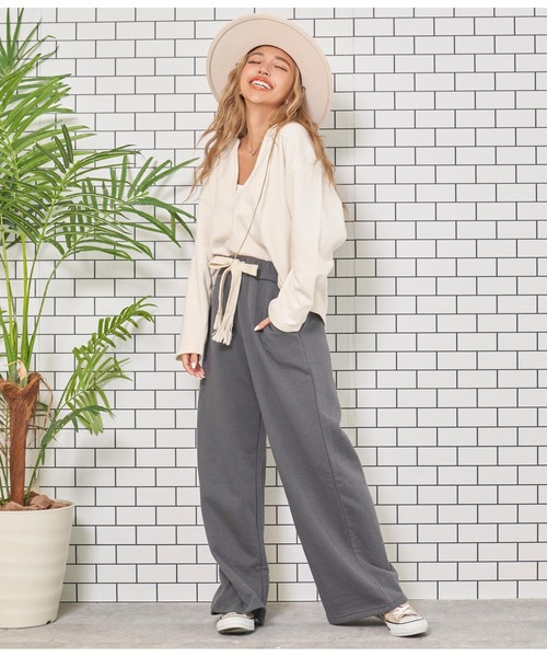 anap mimpi（アナップミンピ）の「フリンジベルト 裏毛 スウェット リラックス ワイド パンツ（スウェットパンツ・レディース・ダークグレー/ベージュ/グレー・FREE）」の21枚目の写真