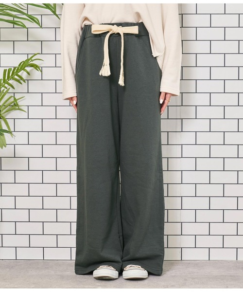 anap mimpi（アナップミンピ）の「フリンジベルト 裏毛 スウェット リラックス ワイド パンツ（スウェットパンツ・レディース・ダークグレー/ベージュ/グレー・FREE）」の13枚目の写真