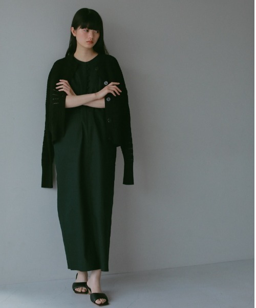 CASA FLINE（カーサフライン）の「デコルテカットノースリーブI