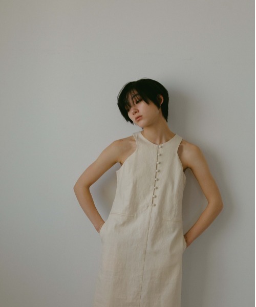 CASA FLINE カーサフライン/ ノースリーブブラウス CASA FLINE（カーサフライン）の「デコルテカットノースリーブIライン