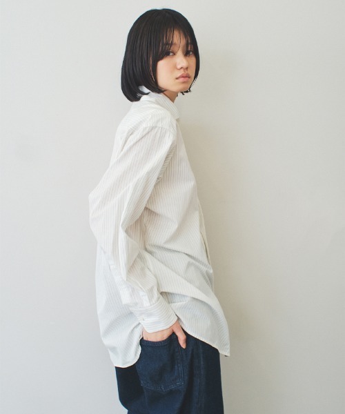 soduk（スドーク）の「twisted button shirt（シャツ/ブラウス・レディース・ホワイト/インディゴブルー・FREE）」の6枚目の写真