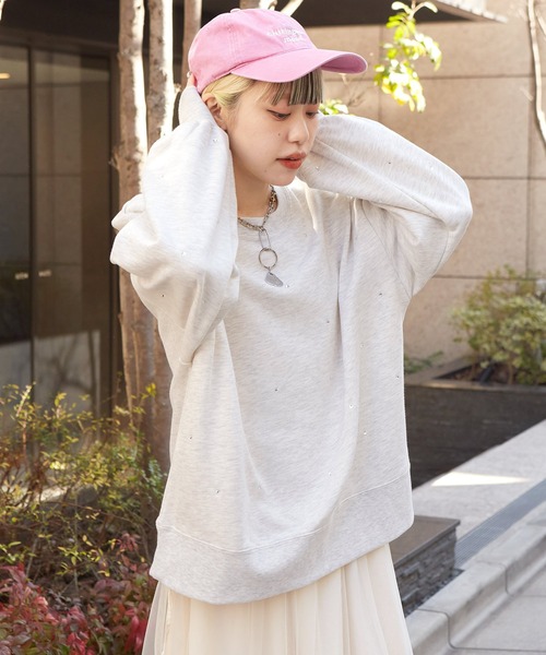 w closet（ダブルクローゼット）の「ラインストーントレーナー