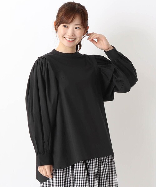 one'sterrace（ワンズテラス）の「デザインショルダー ブラウス（シャツ/ブラウス・レディース・レッド系9/アイボリー系8/ブラック系8・02）」の2枚目の写真