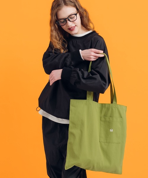 MUHET（ミュエータ）の「ポケット付きトートバッグ（トートバッグ・レディース・ライトグリーン/ブルー/アイボリー/ブラック・FREE）」の3枚目の写真