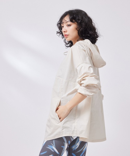 NERGY(ナージー)の「【水陸両用&吸水速乾&UV】ラッシュガードフーディ(パーカー・レディース・ブラック/キナリ/グリーン系その他3・FREE)」の2枚目の写真