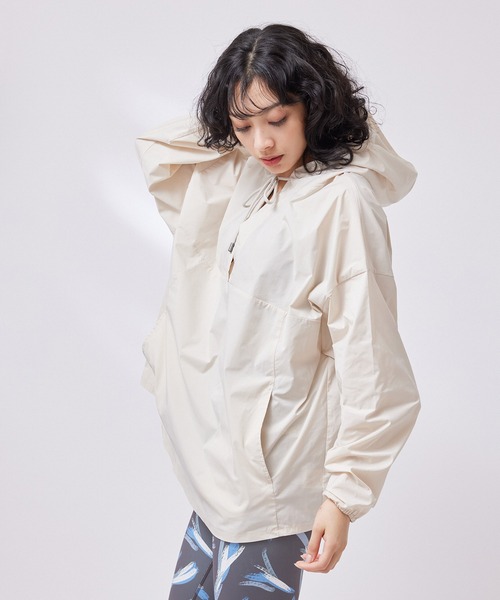 NERGY(ナージー)の「【水陸両用&吸水速乾&UV】ラッシュガードフーディ(パーカー・レディース・ブラック/キナリ/グリーン系その他3・FREE)」の9枚目の写真