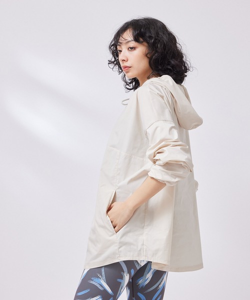 NERGY(ナージー)の「【水陸両用&吸水速乾&UV】ラッシュガードフーディ(パーカー・レディース・ブラック/キナリ/グリーン系その他3・FREE)」の8枚目の写真