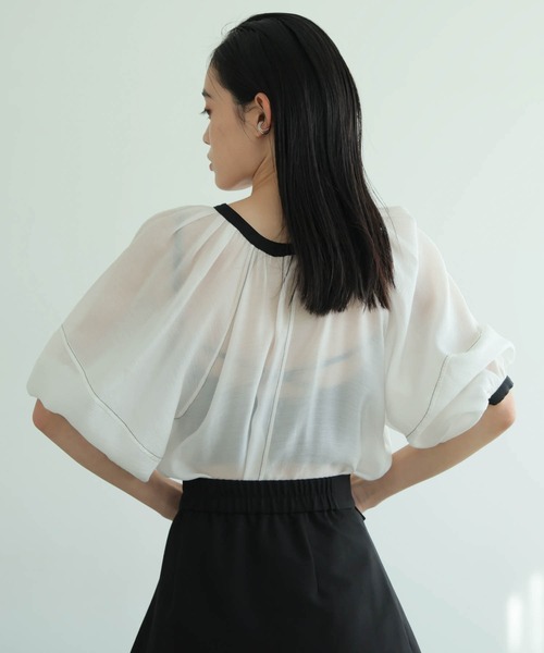 LADYMADE(レディメイド)の「バイカラーボリュームシアーブラウス(シャツ/ブラウス・レディース・ホワイト/ブラック・FREE)」の6枚目の写真