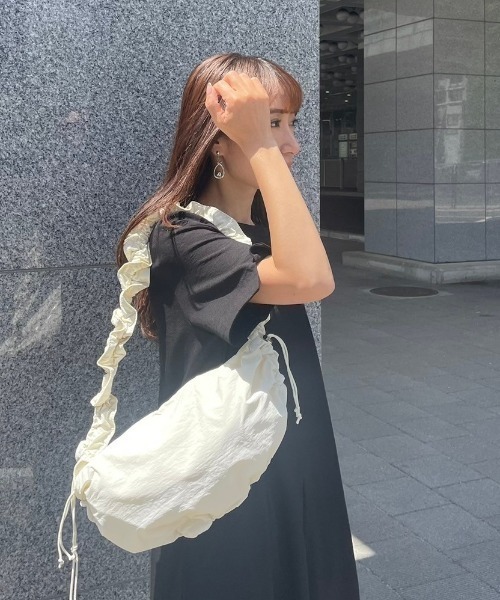 y/m(イム)の「リネンタッチフロントタックマキシワンピース(ワンピース・レディース・ベージュ/アイボリー/ブラック・FREE)」の4枚目の写真