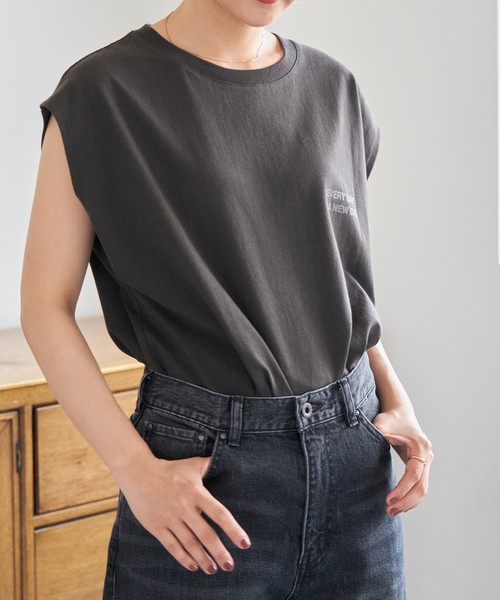 Spick & Span（スピックアンドスパン）の「ラメ ロゴ プリントフレンチT（Tシャツ/カットソー・レディース・チャコールグレー/ホワイト・FREE）」の8枚目の写真