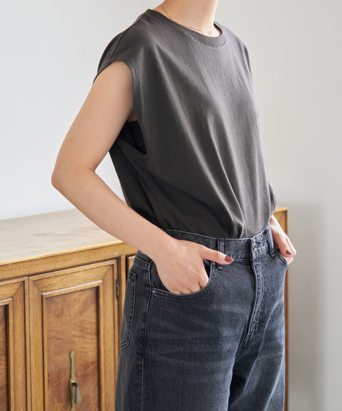 Spick & Span（スピックアンドスパン）の「ラメ ロゴ プリントフレンチT（Tシャツ/カットソー・レディース・チャコールグレー/ホワイト・FREE）」の9枚目の写真