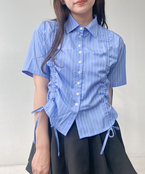 AS KNOW AS plus（アズノゥアズプラス）の「◎ダブル シャーリングリボン半袖シャツ（シャツ/ブラウス・レディース・ブラック/オフホワイト/ブルー/ブルー系その他・FREE）」の4枚目の写真