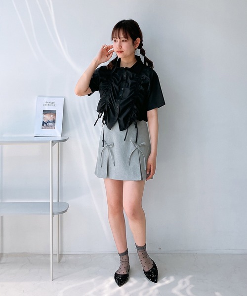 AS KNOW AS plus（アズノゥアズプラス）の「◎ダブル シャーリングリボン半袖シャツ（シャツ/ブラウス・レディース・ブラック/オフホワイト/ブルー/ブルー系その他・FREE）」の18枚目の写真