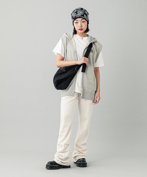 X-girl(エックスガール)の「OVAL LOGO ZIP UP SWEAT VEST(パーカー・レディース・アッシュ/ブラック/ブラウン・S/M)」の8枚目の写真