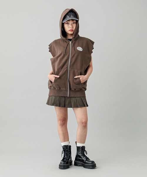 X-girl(エックスガール)の「OVAL LOGO ZIP UP SWEAT VEST(パーカー・レディース・アッシュ/ブラック/ブラウン・S/M)」の13枚目の写真