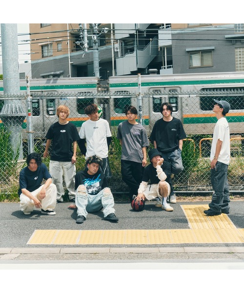 LIBERE（リベーレ）の「LIBERE リベーレ / REBEL FUTURE LOGO TEE リベーレレブル ロゴプリントビッグシルエットTシャツ / 244205-244206（Tシャツ/カットソー・メンズ・チャコール/ブラック・LARGE/MEDIUM/SMALL）」の4枚目の写真
