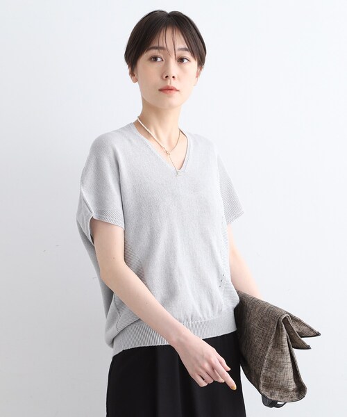 INDIVI（インディヴィ）の「◆【洗える／サマーニット】無縫製ペーパーヤーンアシメ編地ニット（ニット/セーター・レディース・ブルー/ブラック/ホワイト/ライトグレー/マスタード・05/13/15 /19/38/34）」の3枚目の写真