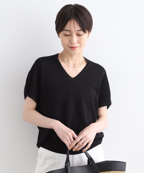 INDIVI（インディヴィ）の「◆【洗える／サマーニット】無縫製ペーパーヤーンアシメ編地ニット（ニット/セーター・レディース・ブルー/ブラック/ホワイト/ライトグレー/マスタード・05/13/15 /19/38/34）」の2枚目の写真