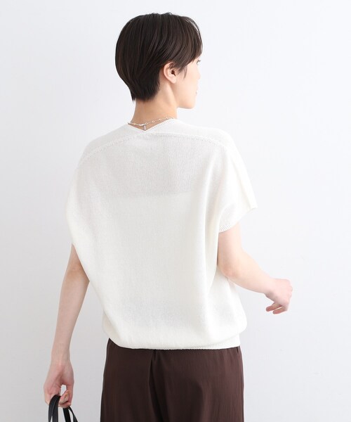 INDIVI（インディヴィ）の「◆【洗える／サマーニット】無縫製ペーパーヤーンアシメ編地ニット（ニット/セーター・レディース・ブルー/ブラック/ホワイト/ライトグレー/マスタード・05/13/15 /19/38/34）」の8枚目の写真