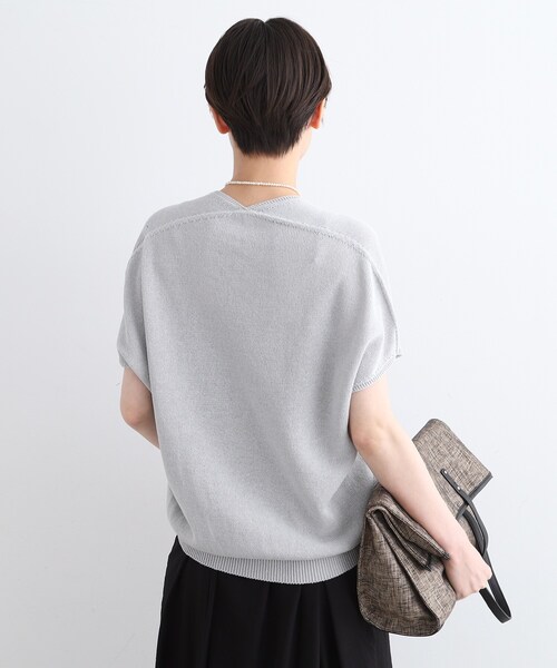 INDIVI（インディヴィ）の「◆【洗える／サマーニット】無縫製ペーパーヤーンアシメ編地ニット（ニット/セーター・レディース・ブルー/ブラック/ホワイト/ライトグレー/マスタード・05/13/15 /19/38/34）」の12枚目の写真