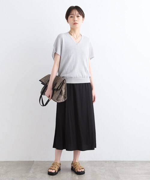 INDIVI（インディヴィ）の「◆【洗える／サマーニット】無縫製ペーパーヤーンアシメ編地ニット（ニット/セーター・レディース・ブルー/ブラック/ホワイト/ライトグレー/マスタード・05/13/15 /19/38/34）」の13枚目の写真