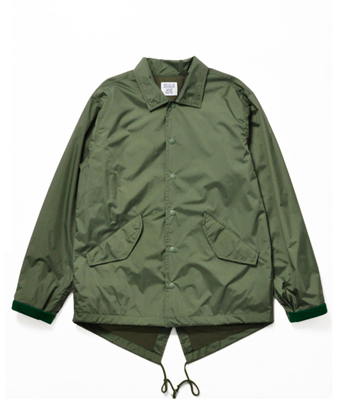 SARCASTIC(サキャスティック)の「【SARCASTIC】FISHY COACH JACKET(ブルゾン・メンズ・オリーブ/ブラック・LARGE/MEDIUM/X-LARGE)」の2枚目の写真