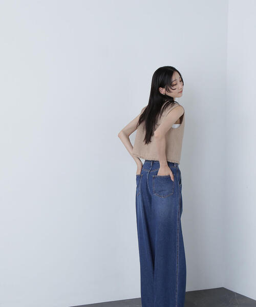 NATURAL BEAUTY BASIC（ナチュラルビューティーベーシック）の「◇タックワイドデニムパンツ（デニムパンツ・レディース・ブラック/ダークブルー・SMALL/MEDIUM）」の11枚目の写真
