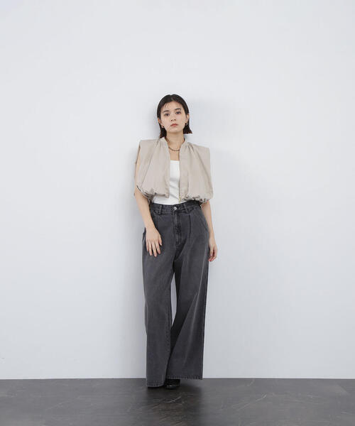 NATURAL BEAUTY BASIC（ナチュラルビューティーベーシック）の「◇タックワイドデニムパンツ（デニムパンツ・レディース・ブラック/ダークブルー・SMALL/MEDIUM）」の3枚目の写真