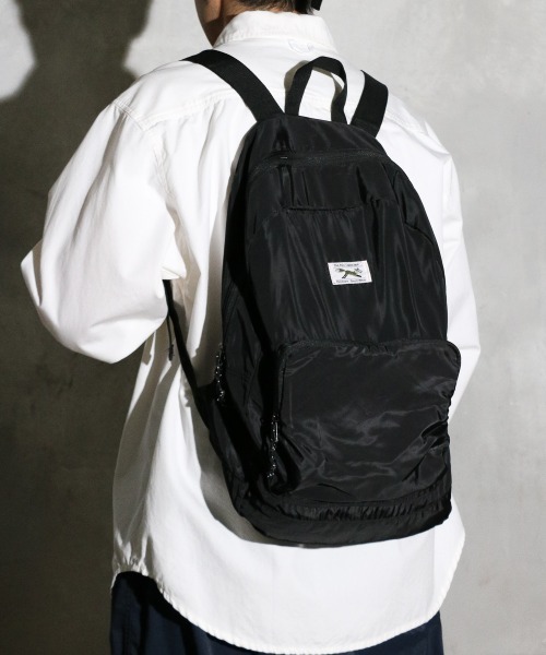 PENNEYS(ぺニーズ)の「PENNEY'S / ペニーズ THE FOX PACKABLE DAY PACK ワンポイント ライトウェイト デイパック パッカブル(バックパック/リュック・メンズ・ブラック/グレー/ブルー/ベージュ・FREE)」の6枚目の写真