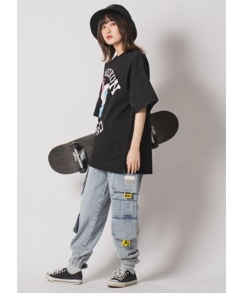 RE730(アールイーセブンサーティー)の「RE730 スケボーに乗ったなみおくん 半袖ビッグシルエットTシャツ(Tシャツ/カットソー・メンズ・ブラック/オフホワイト・LARGE/MEDIUM/X-LARGE)」の9枚目の写真