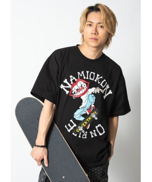 RE730(アールイーセブンサーティー)の「RE730 スケボーに乗ったなみおくん 半袖ビッグシルエットTシャツ(Tシャツ/カットソー・メンズ・ブラック/オフホワイト・LARGE/MEDIUM/X-LARGE)」の10枚目の写真