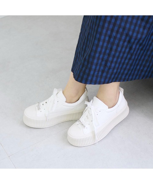 noyau（ノヤウ）の「ビジュー付き厚底レースアップスニーカー（スニーカー・レディース・シルバー/ブラック/ホワイト・S/M/L/LL）」の19枚目の写真