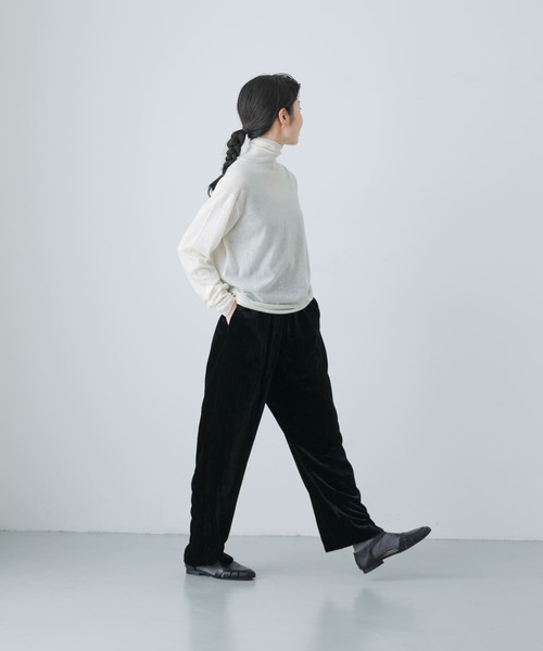 かぐれ（カグレ）の「ウールハイゲージタートルニット（ニット/セーター・レディース・ライトブルー/ブラック/オフホワイト・FREE）」の10枚目の写真